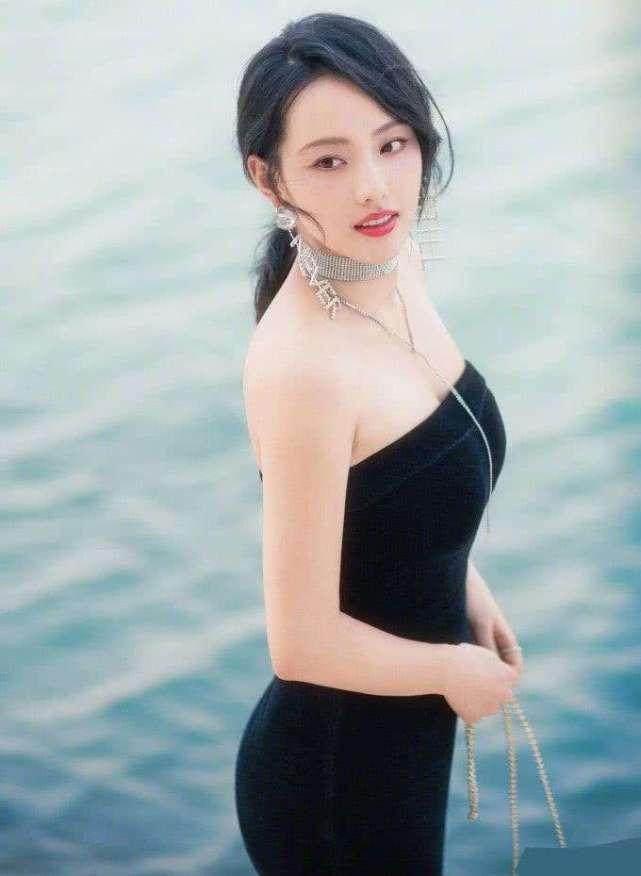 女主爆料进娱乐圈却红了  第3张